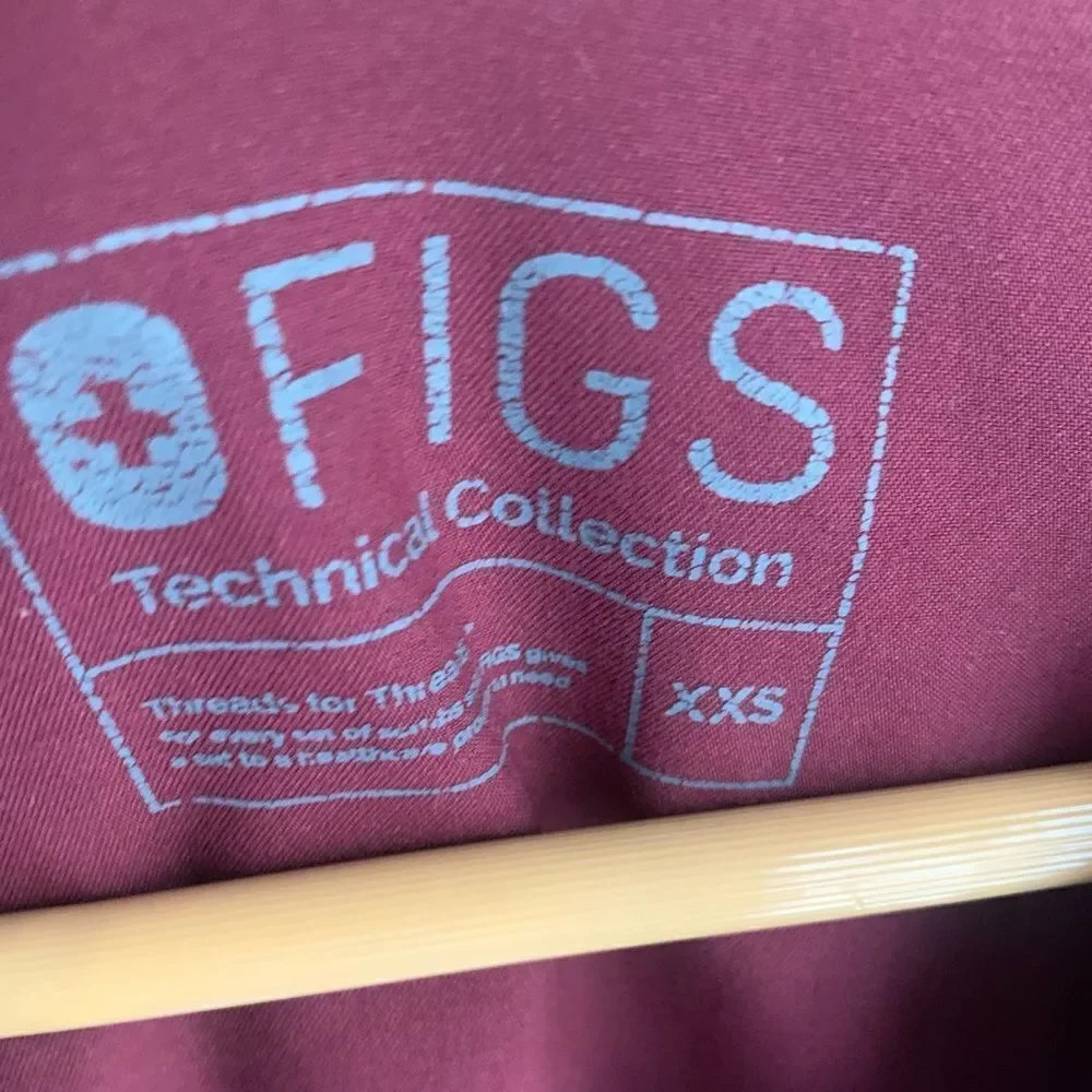 Figs Casma™ Three-Pocket Scrub Top - Picture 6 of 6